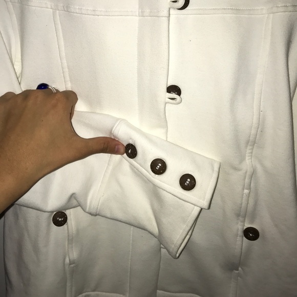 Beautiful white jacket - Picture 4 of 5