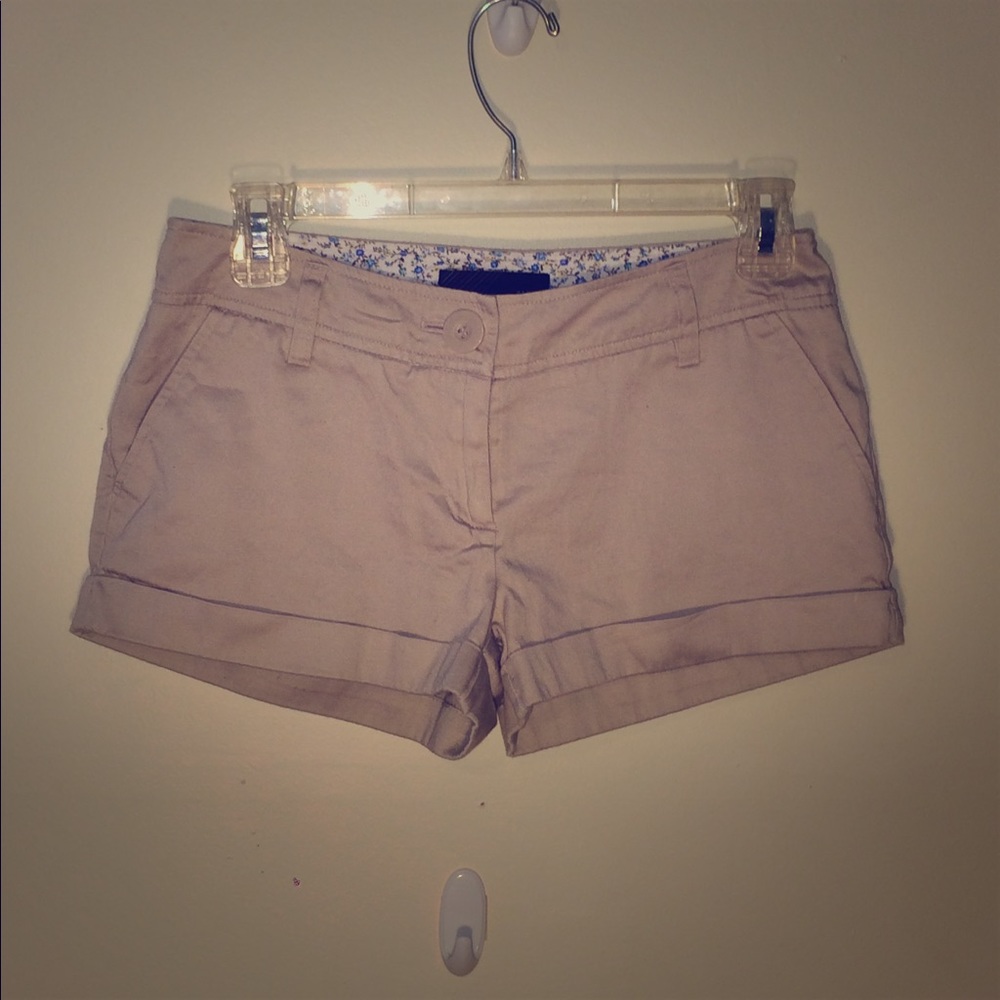 Forever 21 tan kaki shorts