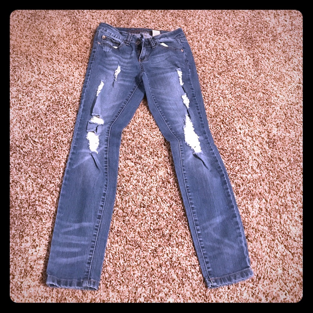 American Blue distressed crop capris