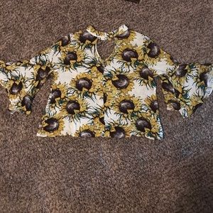 Sunflower bell sleeve shirt. Size large