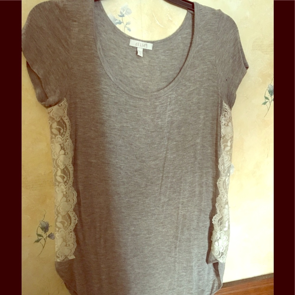 Grey Short Sleeve Shirt with White Crochet Sides