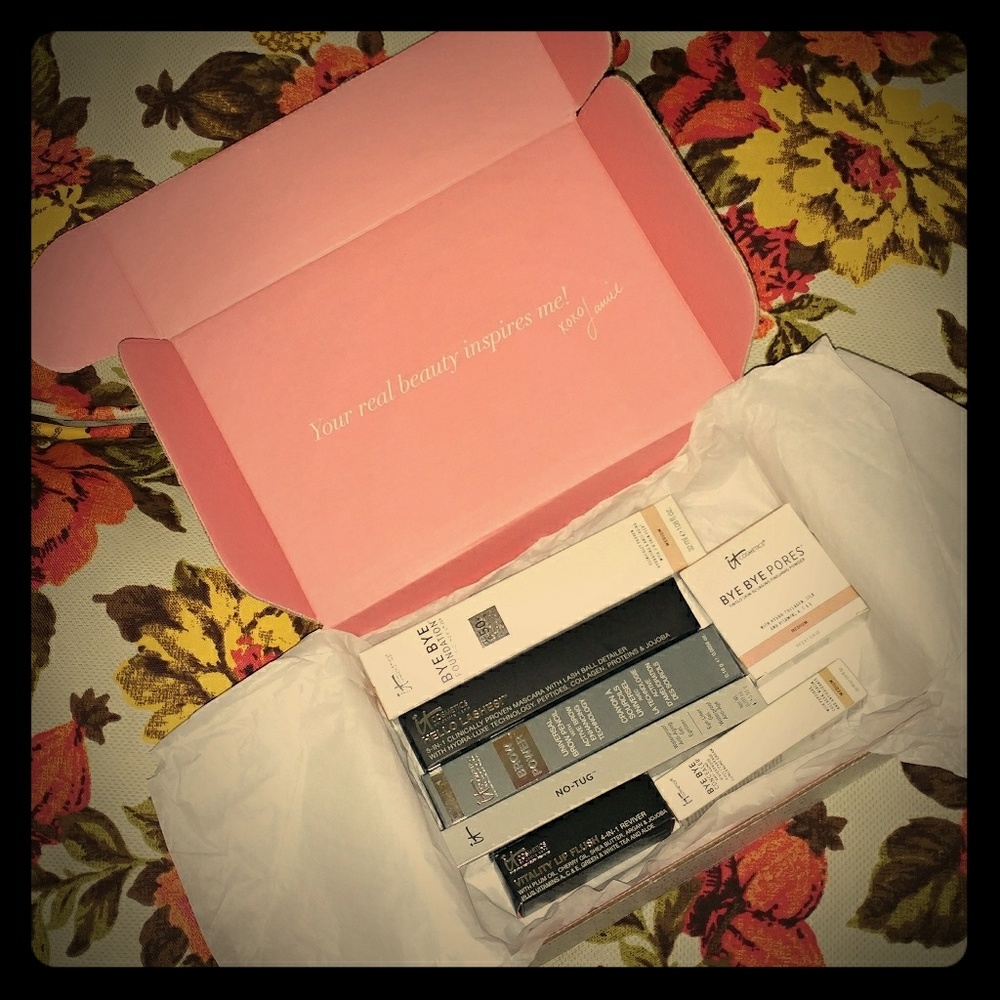 Includes all pieces💖💖💖💕💕💕