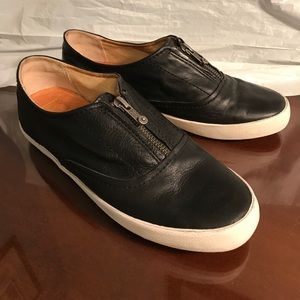 New FRYE  black zip-up Dylan ladies leather shoes.