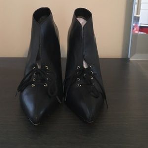 Pour La Victoire shoes