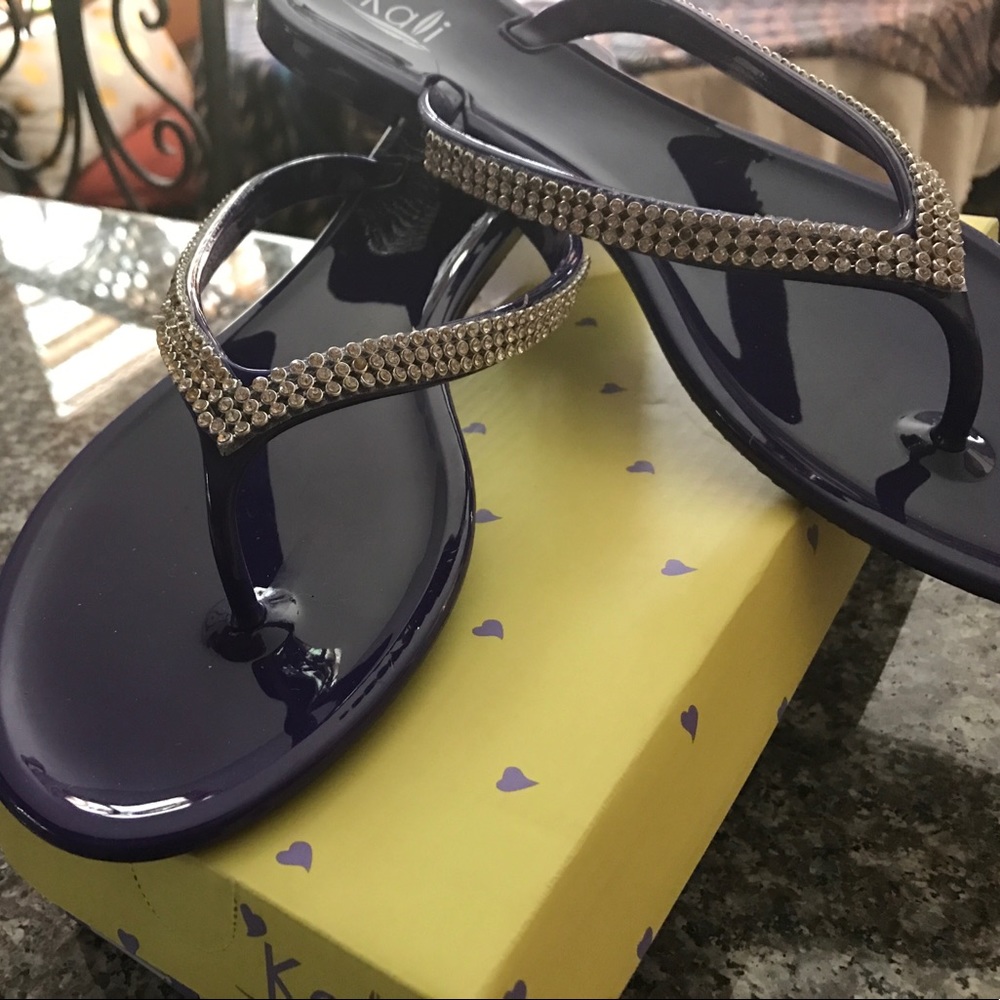 ❗️Price⬇️ Drop Flip Flops Crystal trimPurple sz 10