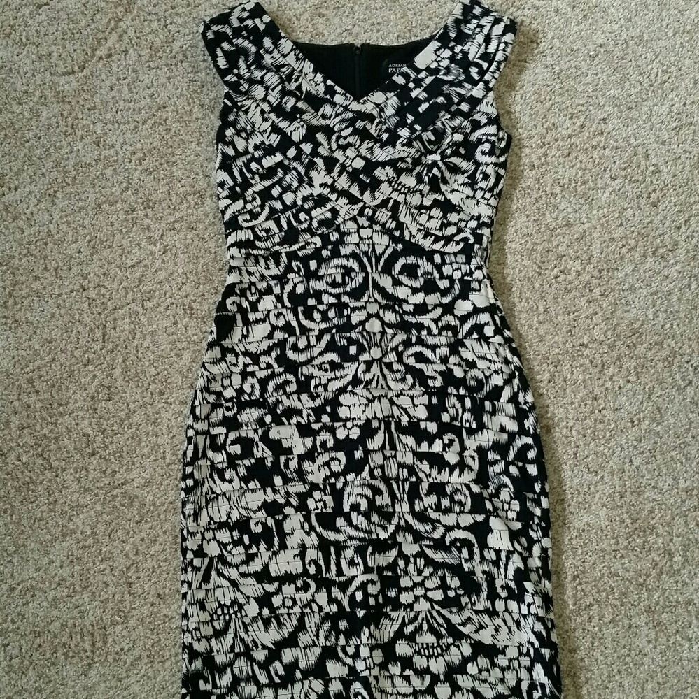 Adriana Papell Black and Tan Summer Dress- size 8