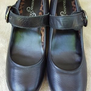 Mountain Sole Mary Jane wedge, size 9