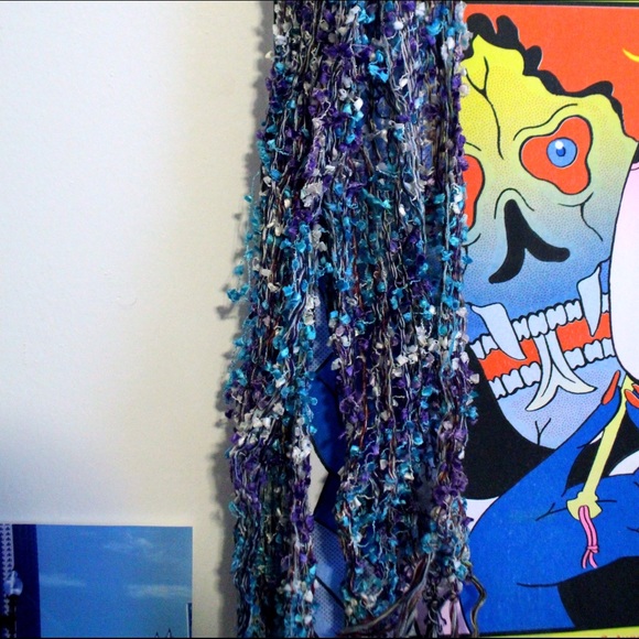 Scarf - Picture 2 of 2