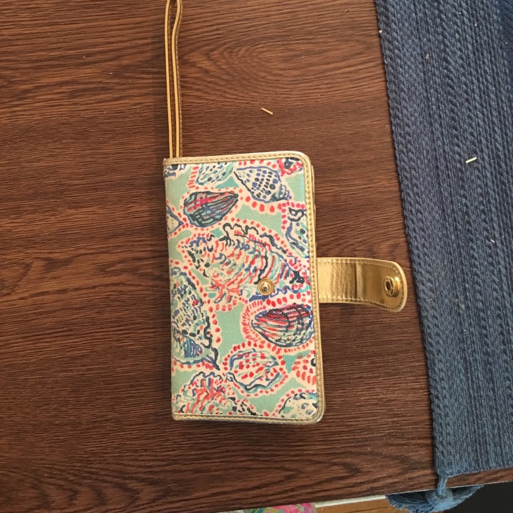 Lilly pulitzer iPhone wristlet