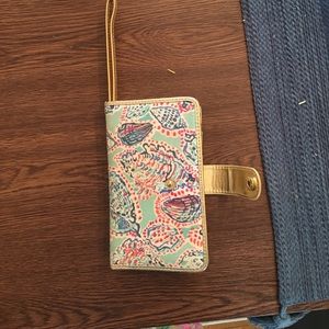 Lilly pulitzer iPhone wristlet