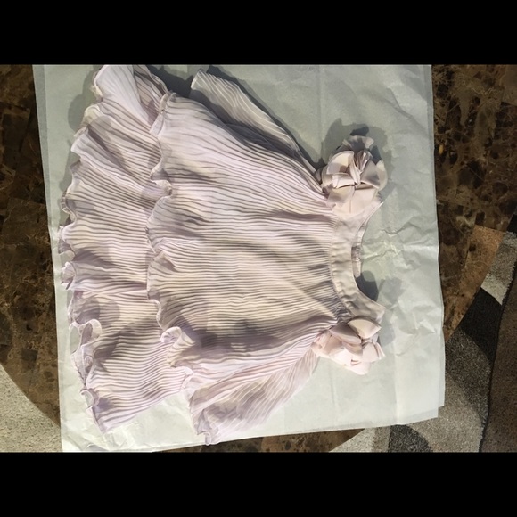 Baby's girl clothes and shoes - Picture 3 of 4