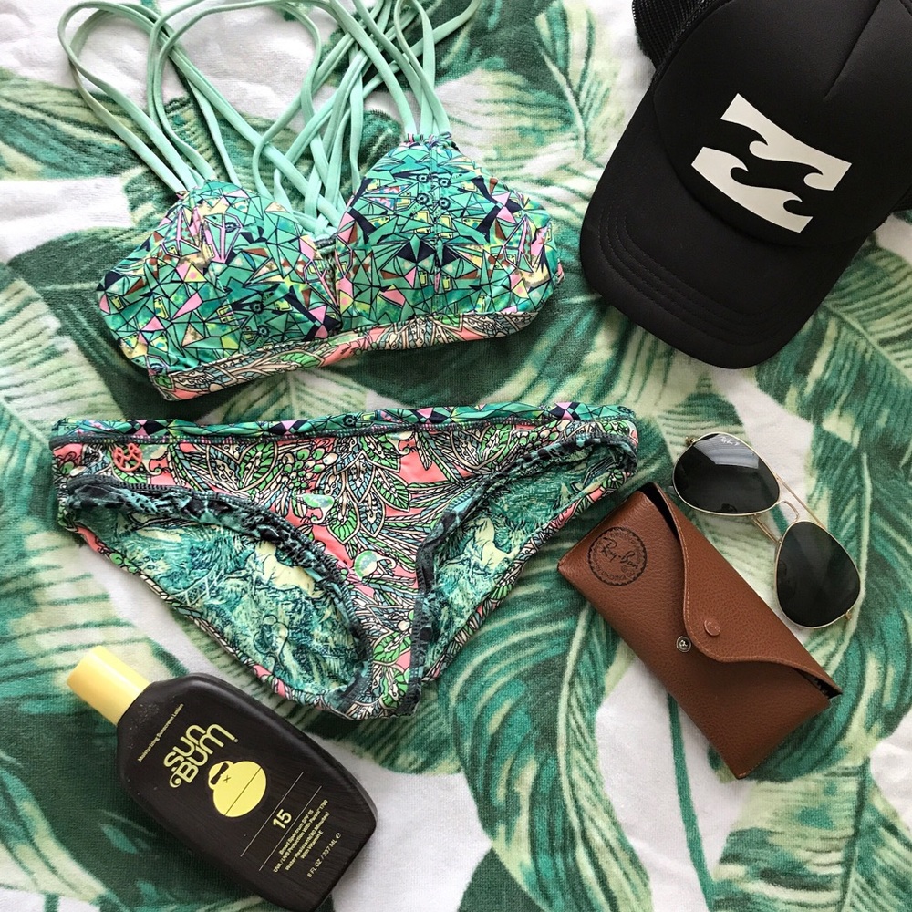 MAAJI BIKINI// LIKE NEW 🌊🌴🏄🏼‍♀️