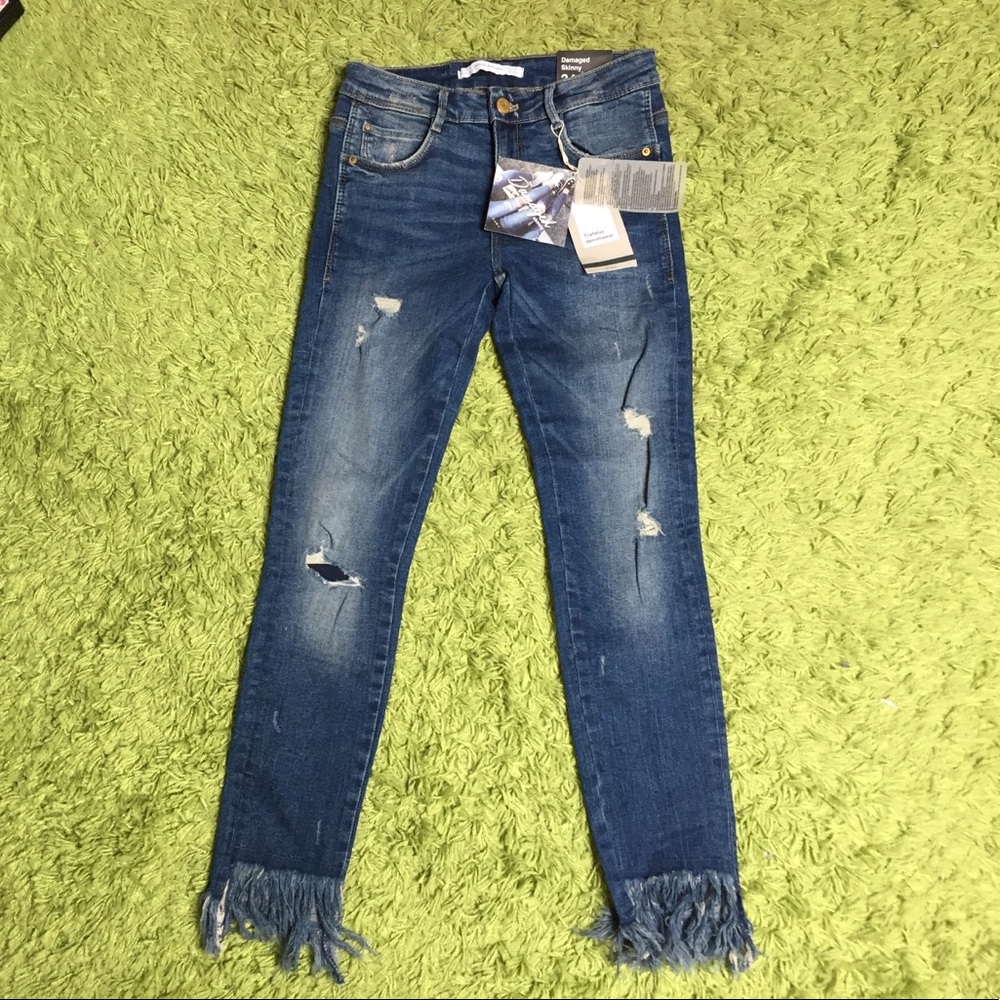 Zara destroyed jeans. Size US 2, EUR 34
