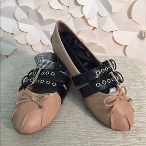 NWT - Designer Inspired Flats