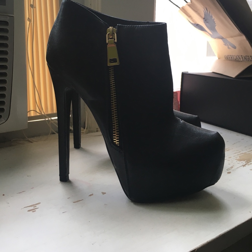 High heeled booties