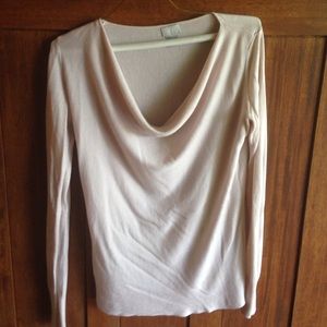 Classic and soft lightweight sweater- L