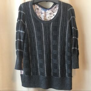 Simply Vera Wang Sweater - Unique Back Design