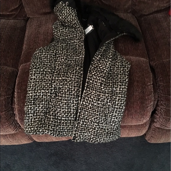 Vest - Picture 1 of 3
