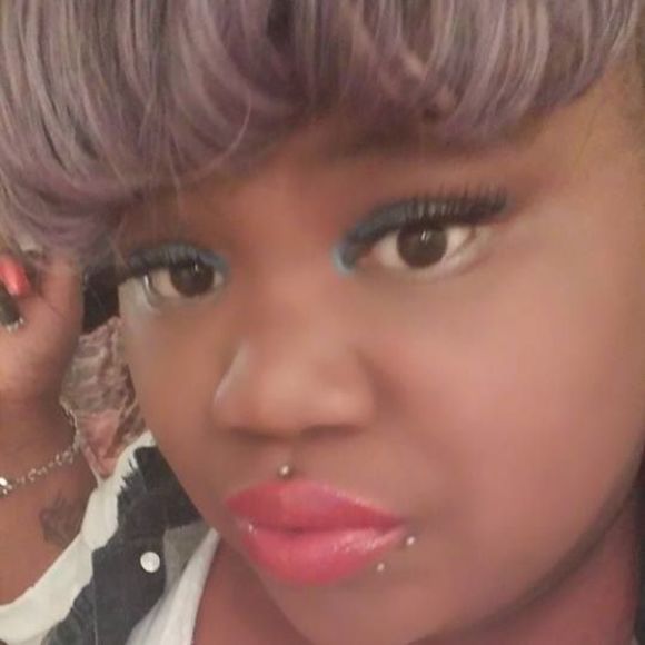 Meet your Posher, Nichole - Picture 1 of 1