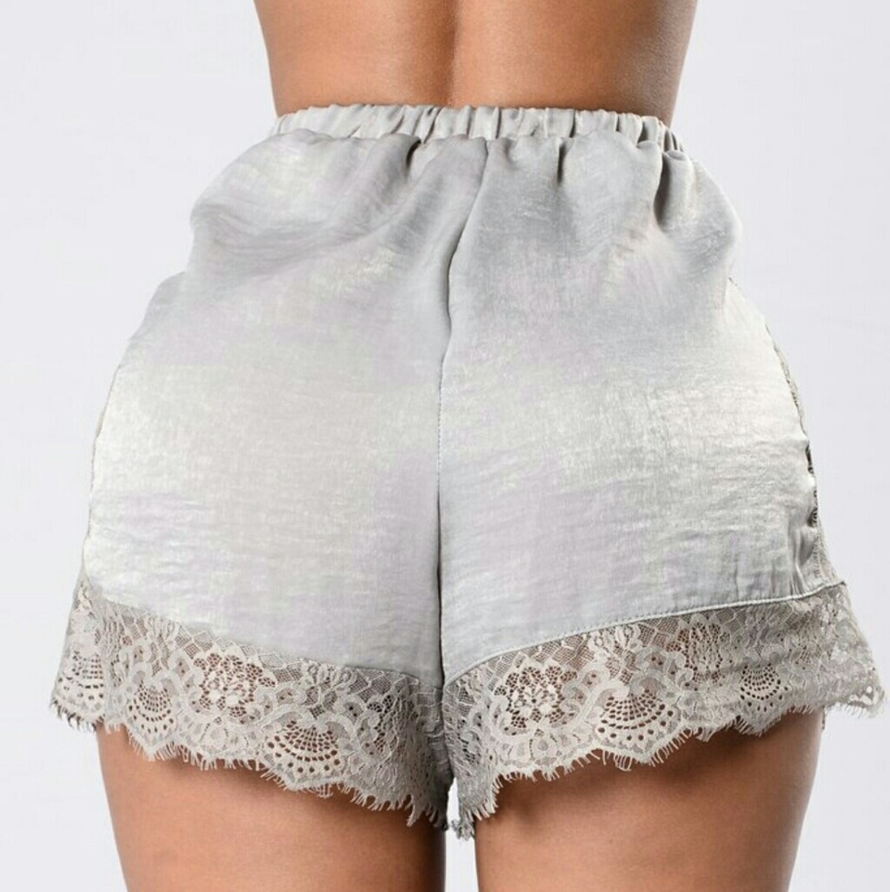 Fashion nova gray satin shorts - Picture 3 of 4