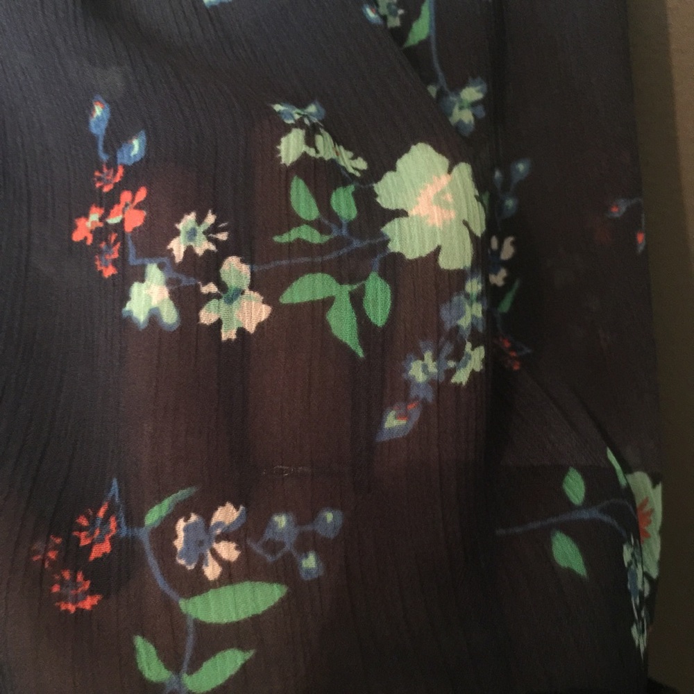 HOLLISTER FLORAL TOP - Picture 2 of 3