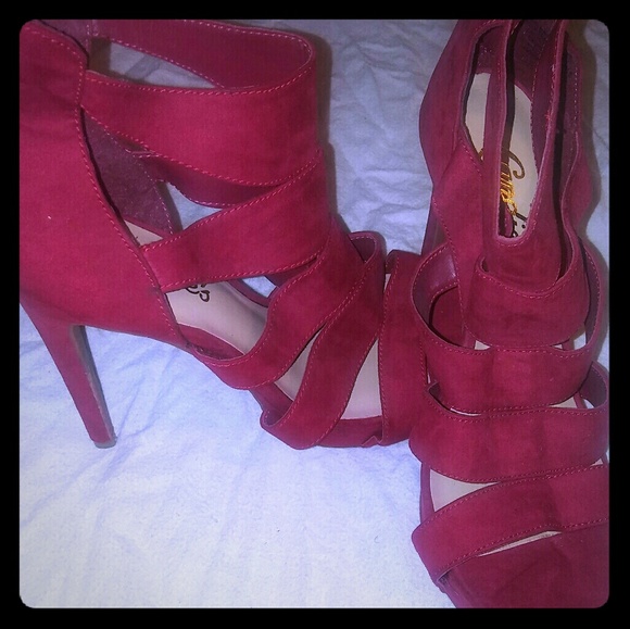 Red heels - Picture 1 of 2