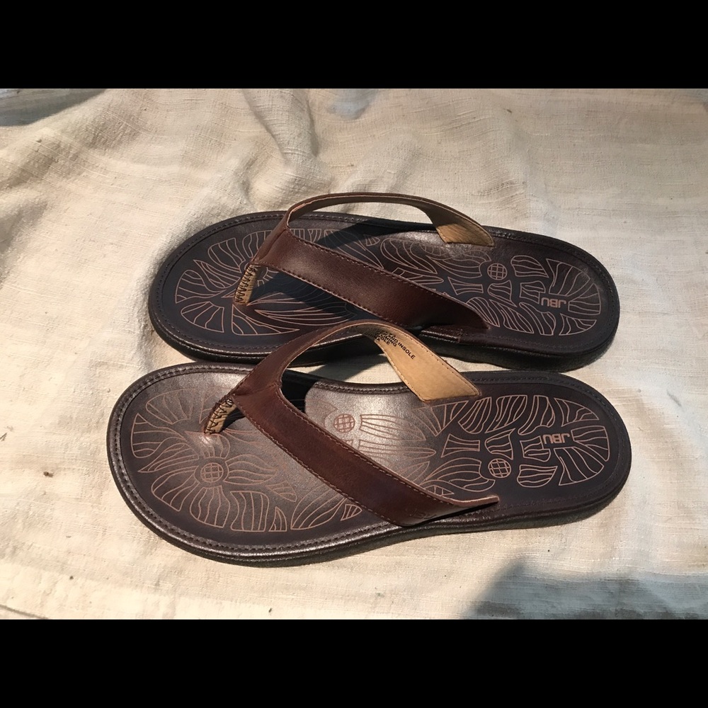 Jambu sandals new without tags