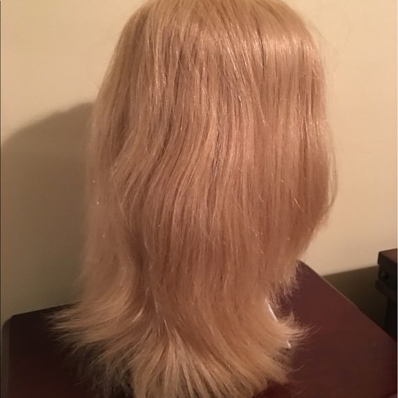 Wig - Picture 2 of 4