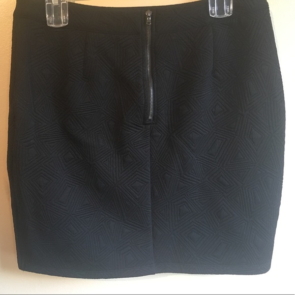 Black Mossimo skirt - Picture 2 of 3