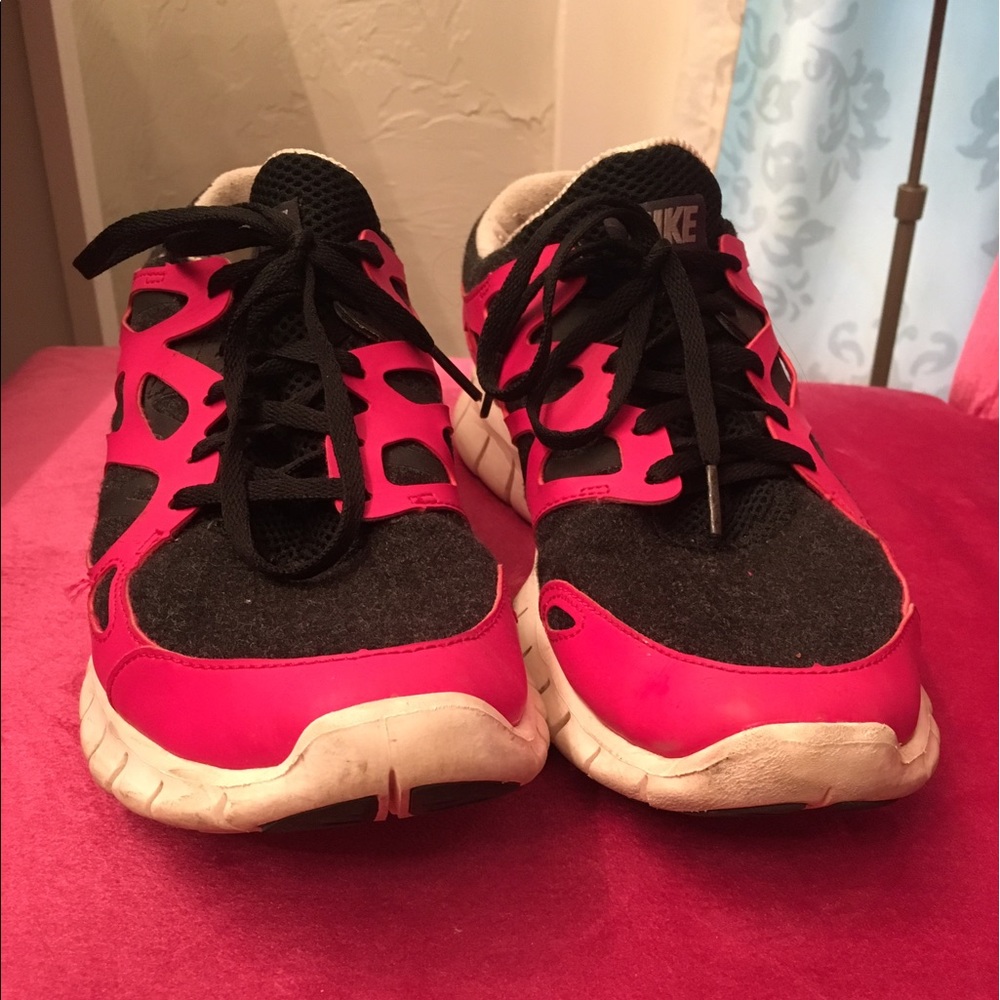 Women's Nike free runs