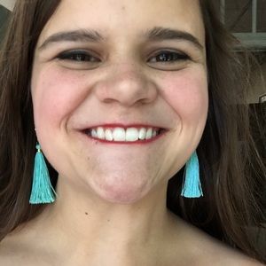 Meet your Posher, Madeline