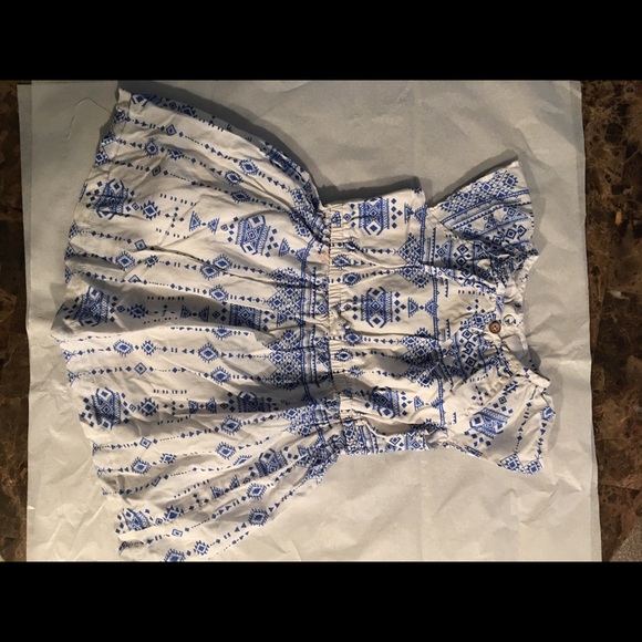 Dresses - Picture 3 of 4