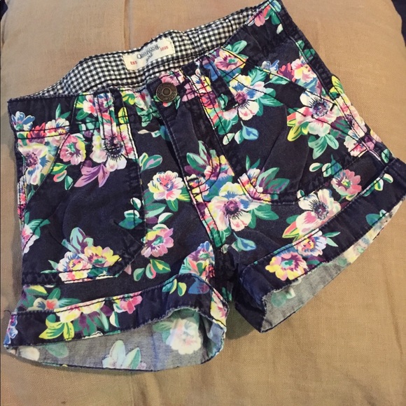 OshKosh B'gosh Other - 5/$20 sale! OshKosh floral shorts