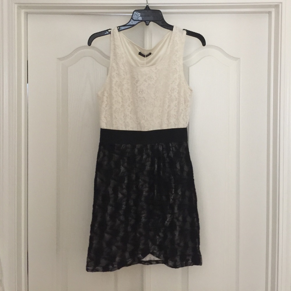 NWT black and white lace top