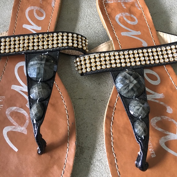 Ferrera black and gold sandals - Picture 4 of 4