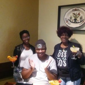 Meet your Posher, Vedia