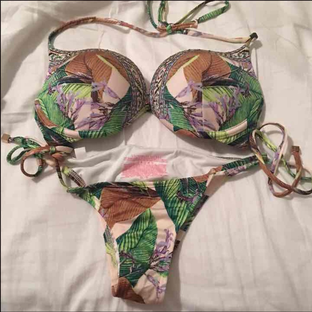 Victoria's Secret bikini