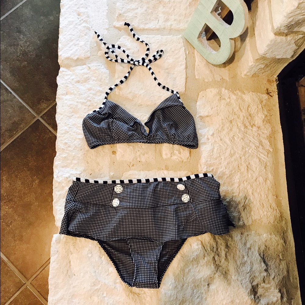 NWT Adorable Free People Ruffle Bikini! Size L. 👙