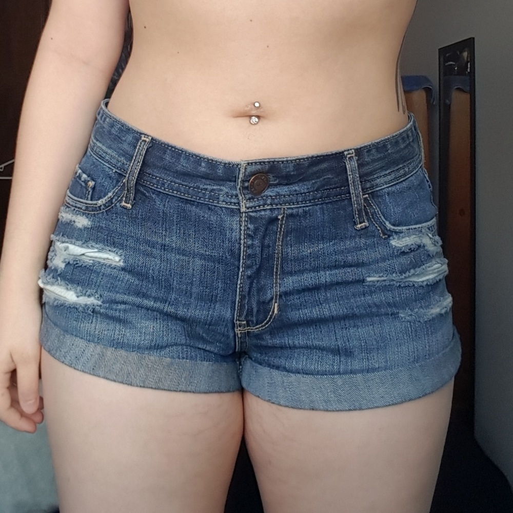 Hollister distressed shorts
