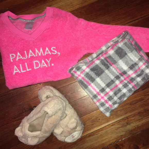 Pajama Set - Picture 1 of 1