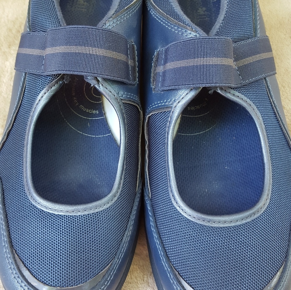 Get Fit by Grasshoppers Mary Jane size 8W