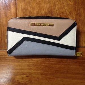 FLASH SALE - Steve Madden Wallet