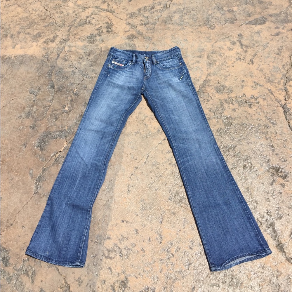 Diesel size 27 jeans. 96% cotton 4% elastic.