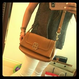 Amanda tory burch bag