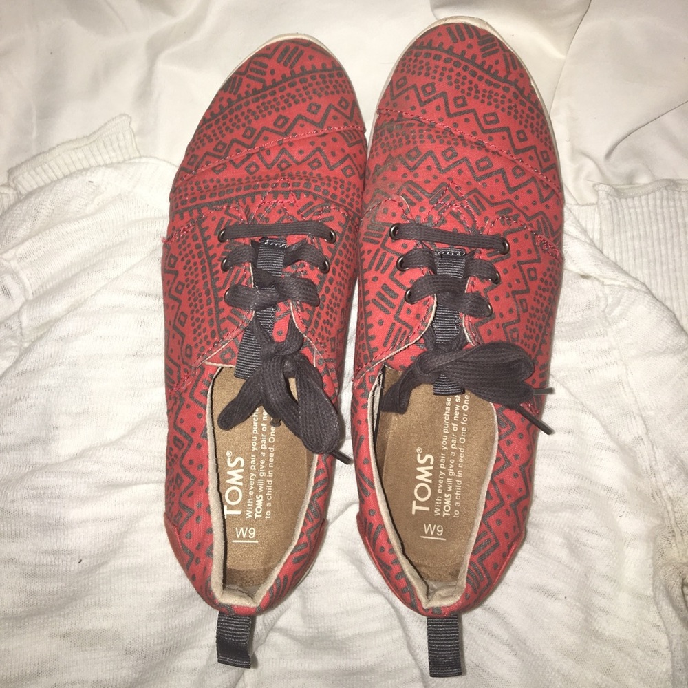 Toms sneakers