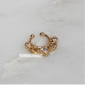 Gold Tone, w/ Diamonds Studs, Faux Septum Clicker