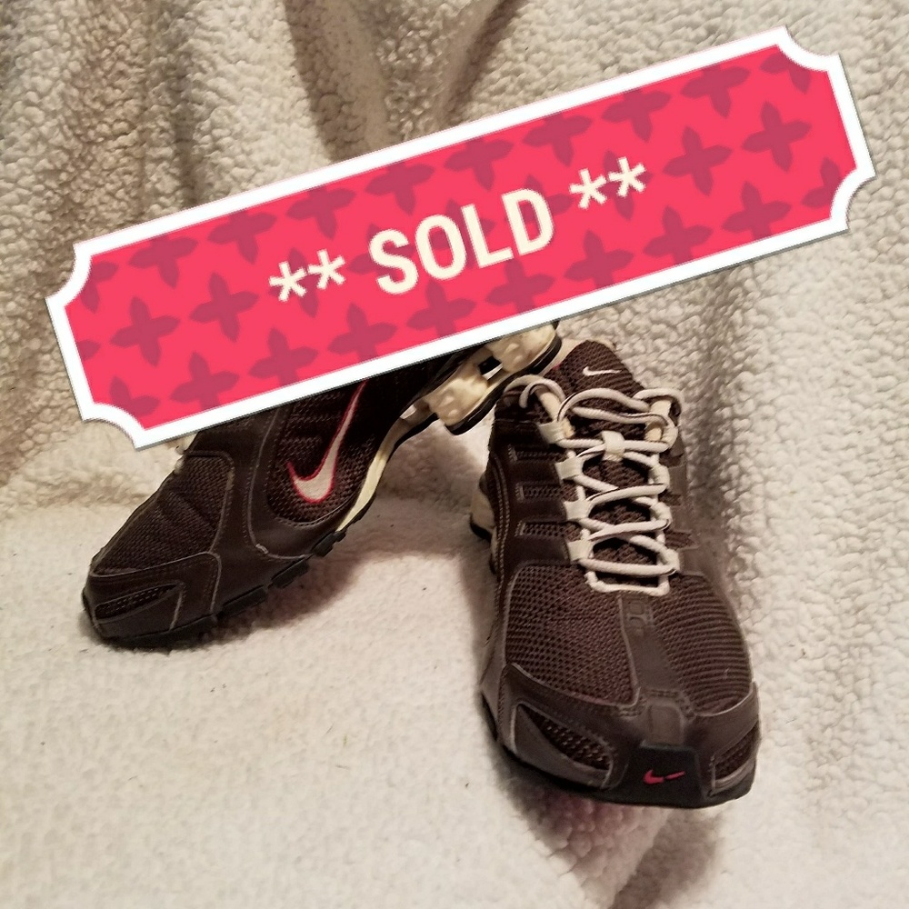 **SOLD** EUC Nike Shox Navina Women's size 8