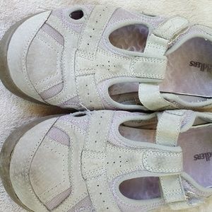 Cobbie Cuddlers size 8.5W sandals