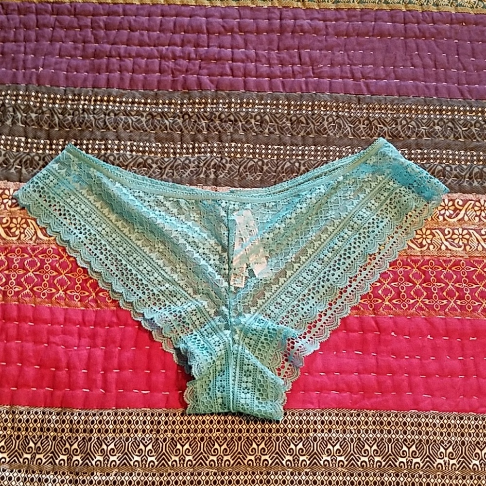 Victoria Secret Cheekini