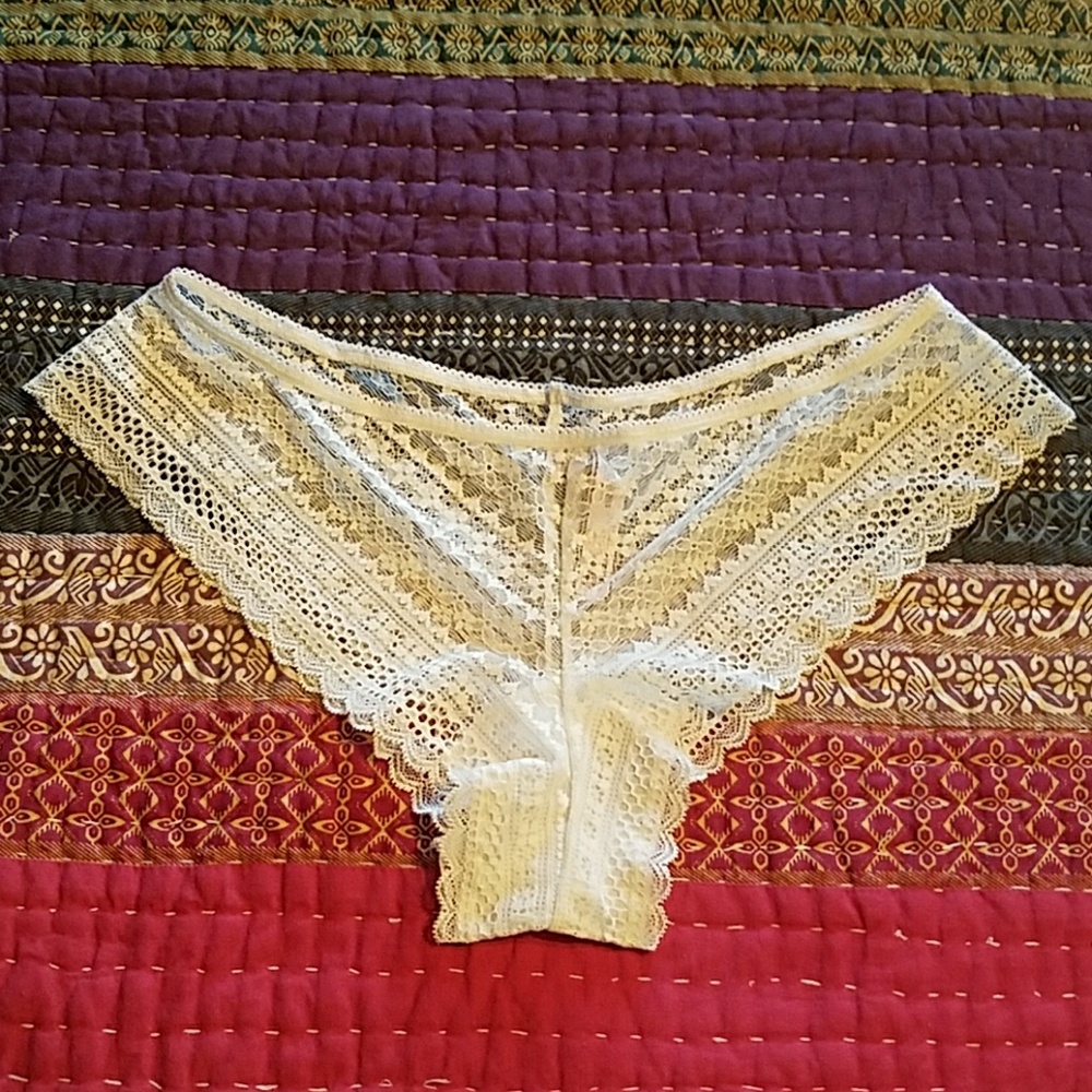 Victoria Secret  Cheekini